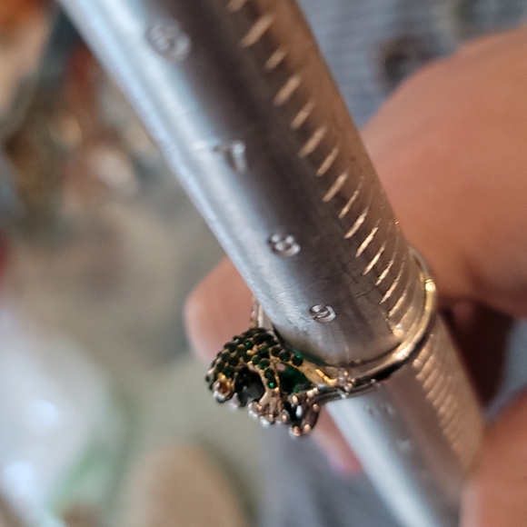 Jewelry - Green Peridot Frog on Sterling Ring - Size 10